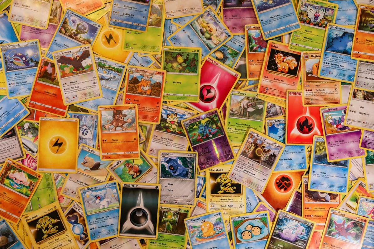 Розкладені карти Pokemon